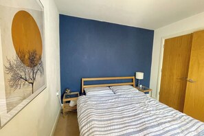 1 bedroom, iron/ironing board, bed sheets - Radiant & Homley 1BD Flat, Hither Green (London)