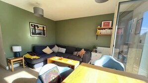 1 bedroom, iron/ironing board, bed sheets - Radiant & Homley 1BD Flat, Hither Green (London)