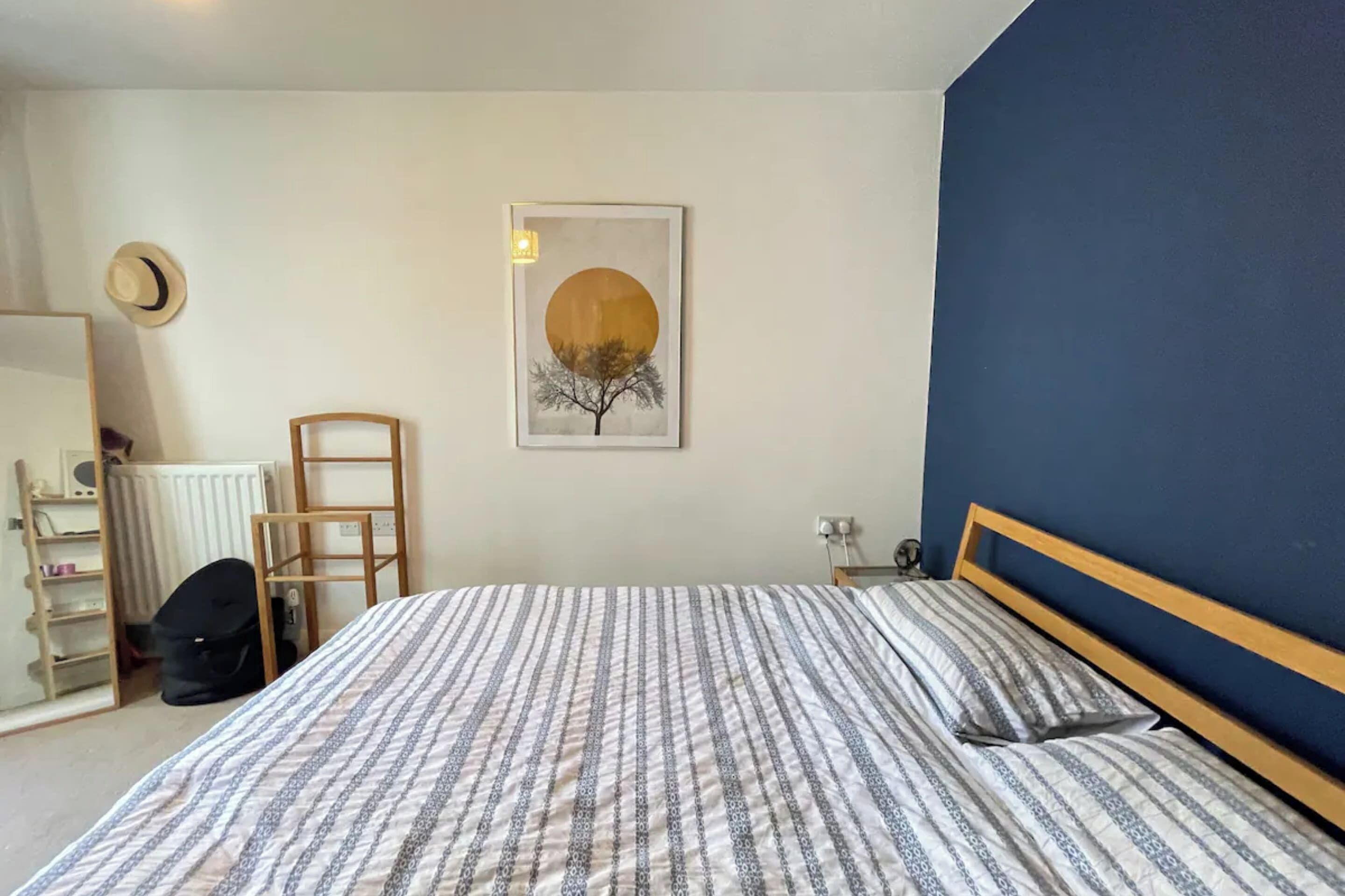 Basic Apartment, 1 King Bed | 1 bedroom, iron/ironing board, bed sheets