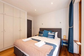 Basic Apartment, 2 Queen Beds | 2 bedrooms, iron/ironing board, bed sheets