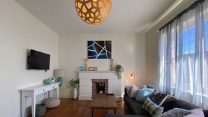 Apartemen Basic, 2 Tempat Tidur Queen | Area keluarga
