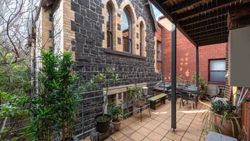 Basic Apartment, 2 Queen Beds | Property grounds