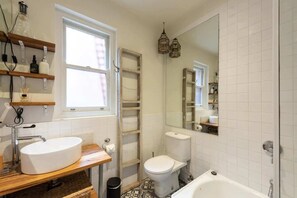 Basic Apartment, 2 Queen Beds | Bathroom | Towels, soap, shampoo, toilet paper - Bright & Sunny 2-bed Unit in the Heart of St Kilda (St Kilda)