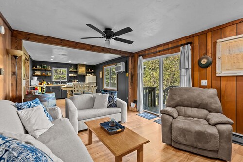 Dog-Friendly Cabin on Private, No-Motor Nature Lake