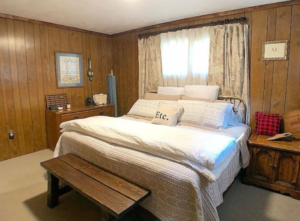 Room, Dog-Friendly Cabin on Private, No-Motor Nature Lake