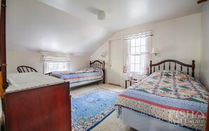 3 bedrooms, WiFi - "The Chalet" at Lake Mokoma (Laporte)