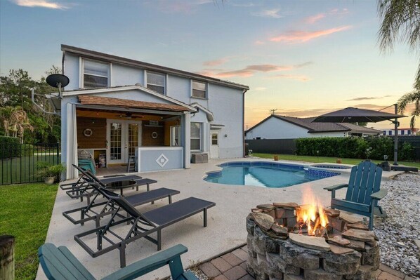 Outdoor pool, a heated pool