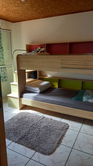 2 camere, ferro/asse da stiro, culla da viaggio, Wi-Fi gratuito