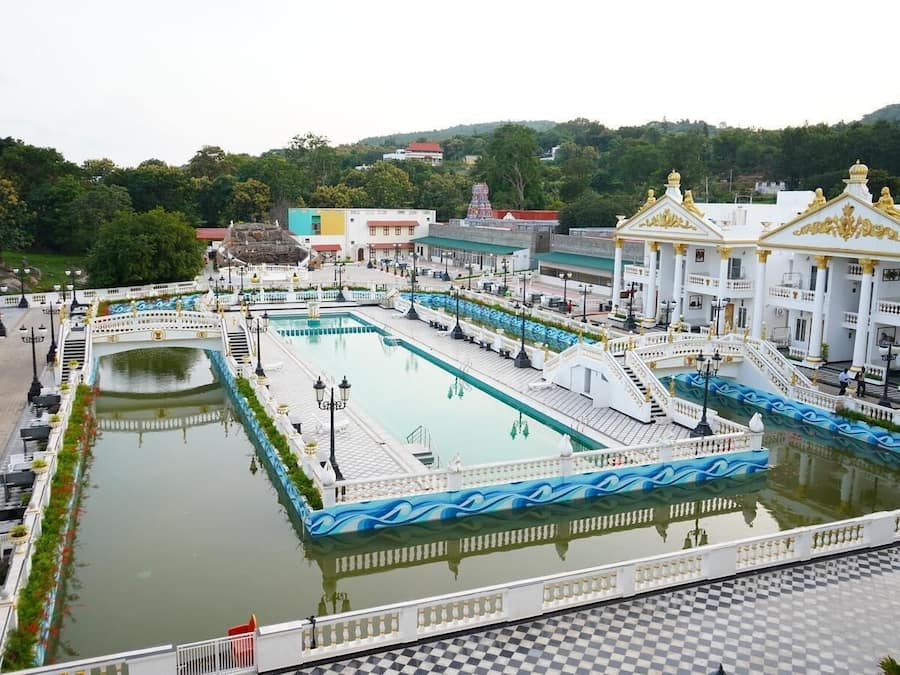 Indoor pool, outdoor pool