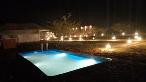 حمام سباحة
