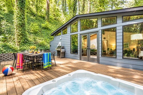 5-STAR GUERNEVILLE/Serene Redwood Retreat w/ HOT TUB • Redwood Hollow