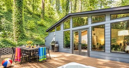 5-STAR GUERNEVILLE/Serene Redwood Retreat w/ HOT TUB • Redwood Hollow