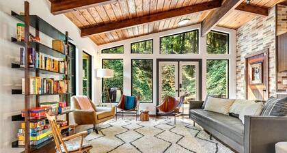 5-STAR GUERNEVILLE/Serene Redwood Retreat! HOT TUB~Redwood Hollow