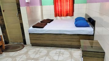 Desk, free WiFi, bed sheets