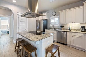 Fridge, microwave, oven, stovetop - Vacation In Style in Perdido Key at Arborgate's "Footprints In The Sand".  . (Pensacola)