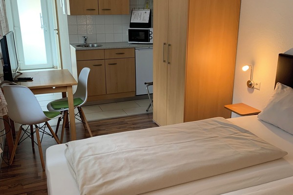 Classic Room | Living area | Flat-screen TV