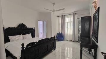Standard Apartment, 3 Bedrooms, City View, Annex Building | 3 bedrooms, Select Comfort beds, individually decorated