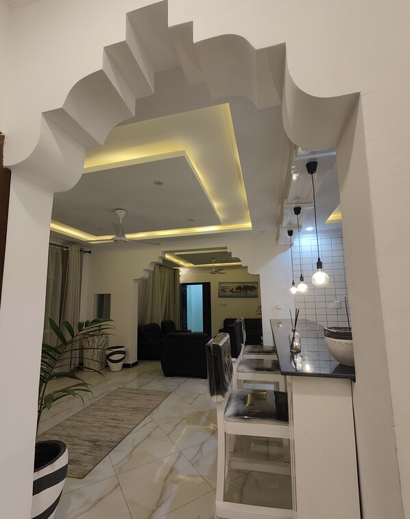 Dining - AYAA APARTMENT (Zanzibar Town)