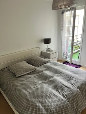 1 chambre, fer et planche à repasser, lit parapluie, Wi-Fi gratuit