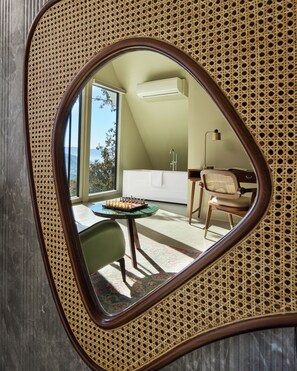 Luxury Studio Suite | Bar mini, meja, seterika/papan seterika, Wi-fi percuma 