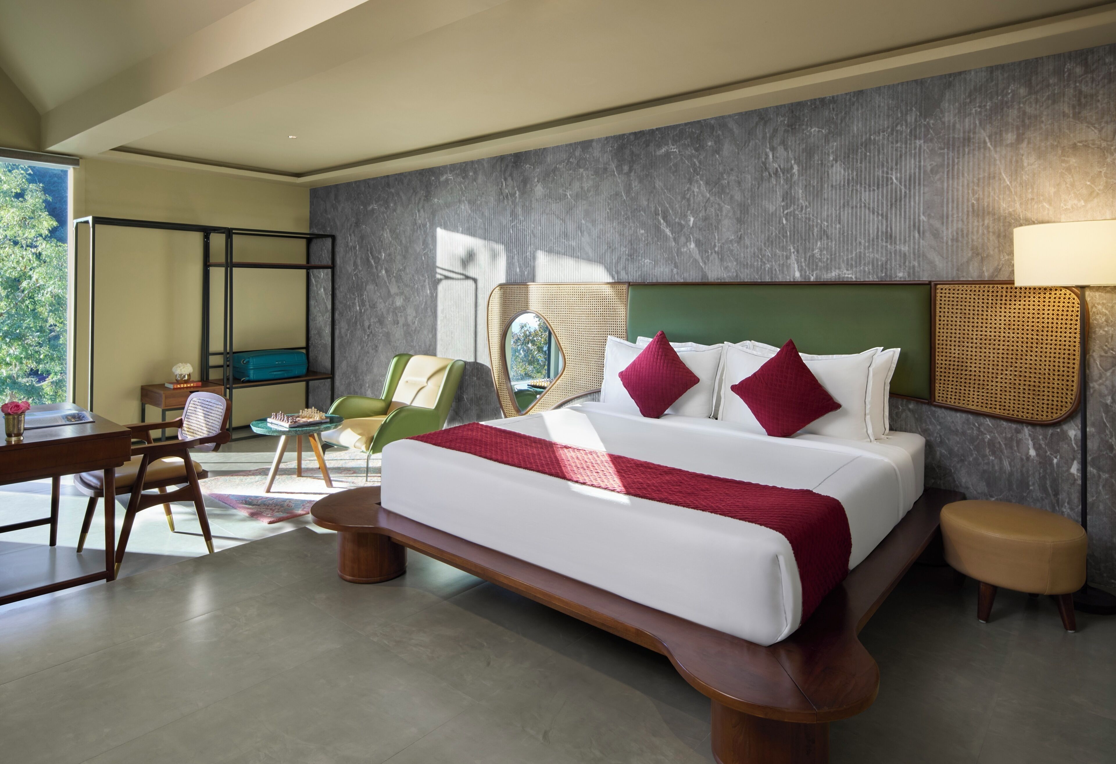 Minibar, desk, iron/ironing board, free WiFi