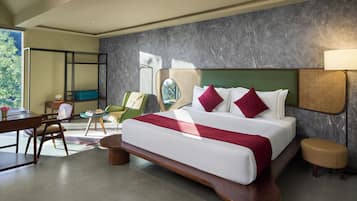 Minibar, desk, iron/ironing board, free WiFi