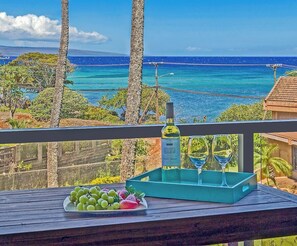 Property grounds - Ocean View Villa in Kahana, Maui (Lahaina)