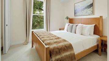 3 bedrooms, desk, iron/ironing board, WiFi