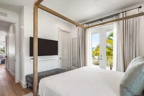 6 bedrooms, iron/ironing board, WiFi, bed sheets - Altair House at Lunara Bay (Key West)