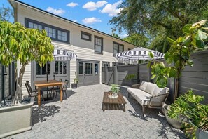 Outdoor dining - Bayshore 1BR Luxe – The Adaline #4 First Floor (Tampa)