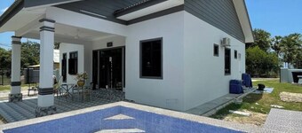 Homestay PCB. 5 minute walk to the Pantai Cahaya Bulan Beach