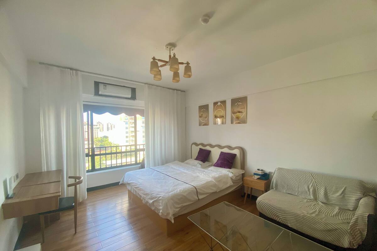 1 habitación, ropa de cama de alta calidad y escritorio 