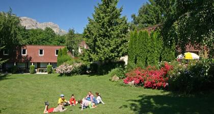 Chalet, parking, tĂ©lĂ©vision, 37mÂČ, Saint-LĂ©ger-les-MĂ©lĂšzes