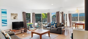 Fisherman's Friend - Bowentown Holiday Home