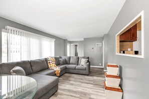 House, 3 Bedrooms | Living area - Cozy Retreat In Cincinnati 3 Bedroom Home by RedAwning (Cincinnati)