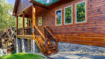 Cabin, 4 Bedrooms | Exterior
