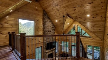 Cabin, 4 Bedrooms | Interior