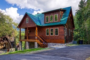 Cabin, 4 Bedrooms | Exterior