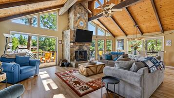 Rumah, 4 kamar tidur | Area keluarga | Smart TV dan layanan streaming