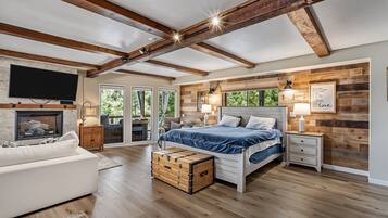 Rumah, 4 kamar tidur | 4 kamar tidur, meja kerja, ruang kerja ramah laptop, dan Wi-Fi gratis