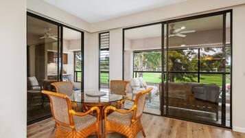 Condo, 2 Bedrooms | Dining