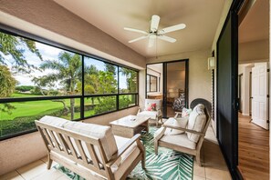 Condo, 2 Bedrooms | Property grounds