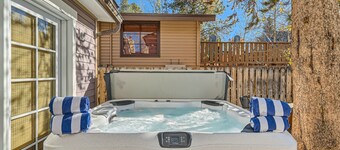 The French St Retreat 4 Bedroom Home by RedAwning