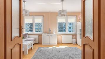 Apartment, 1 Bedroom, Kitchen, Sea Facing | 1 bedroom, bed sheets