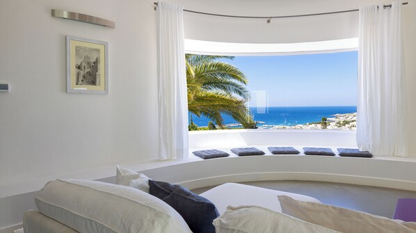 4 bedrooms, iron/ironing board, free WiFi, bed sheets - Villa Calypso 8, Emma Villas (Castrignano del capo)