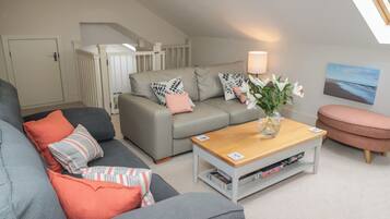 Cottage | Living area