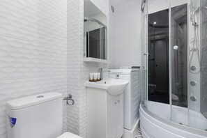 Apartment, 1 Schlafzimmer, Balkon | Badezimmer