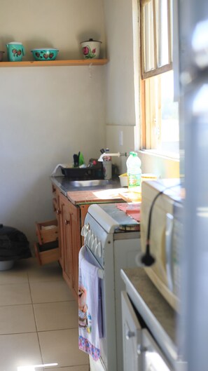 Frigorífic, microones, forn i placa de cuina