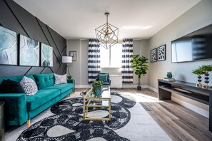 Condo | Living area - ATL downtown FREE Parking 2606 (Atlanta)