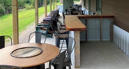 Moose Cabin - Lakeside Cabin! Come check us out any season